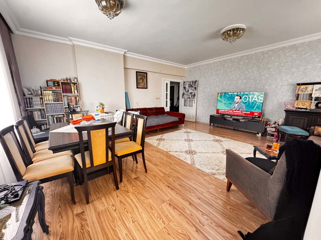 METROBÜSE YAKIN SİTE İÇERİSNDE SATILIK 3+1 DAİRE