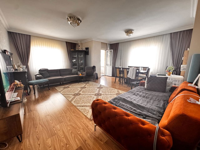 METROBÜSE YAKIN SİTE İÇERİSNDE SATILIK 3+1 DAİRE