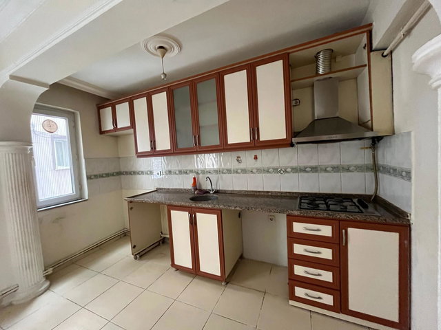 BİGA LALE SOKAK’TA KİRALIK 2+1 YÜKSEK GİRİŞ DAİRE | KAPALI BALKON
