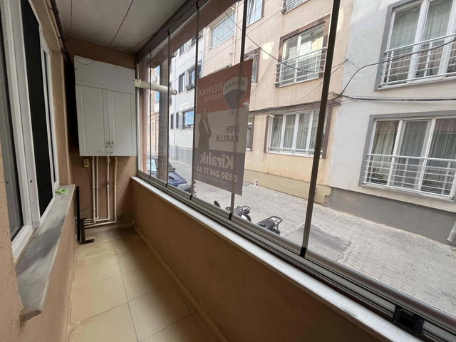 BİGA LALE SOKAK’TA KİRALIK 2+1 YÜKSEK GİRİŞ DAİRE | KAPALI BALKON