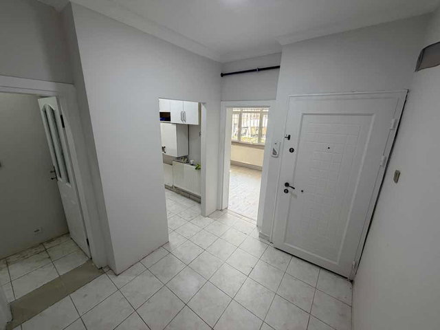 GEBZE’DE BAHÇE KATI 2+1 | 80 M² NET | BALKONLU | DOĞALGAZ KOMBİLİ | BOŞ