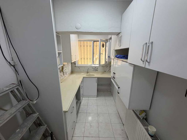 GEBZE’DE BAHÇE KATI 2+1 | 80 M² NET | BALKONLU | DOĞALGAZ KOMBİLİ | BOŞ
