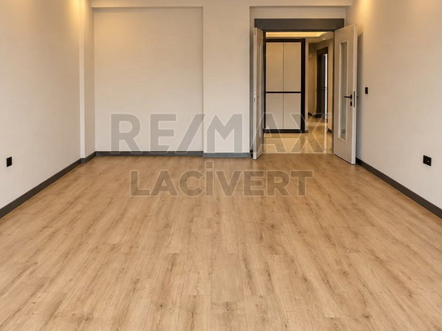 RE/MAX LACIVERT'TEN ALTINSARAY VADIPARK'TA LÜKS SATILIK4+1 DAIRE