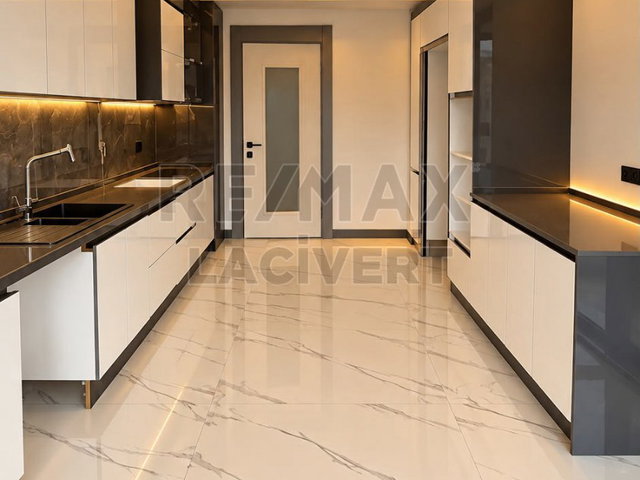 RE/MAX LACIVERT'TEN ALTINSARAY VADIPARK'TA LÜKS SATILIK4+1 DAIRE