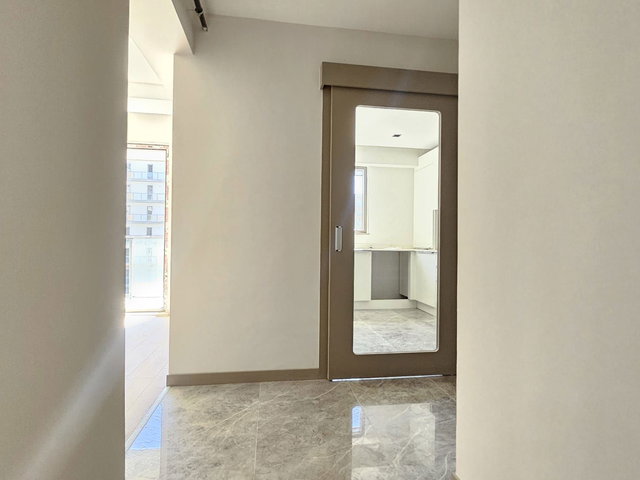 RE/MAX BEYAZ’DAN AKPINAR EGEMEN 1050 SİTESİ’NDE SATILIK 3+1 DAİRE