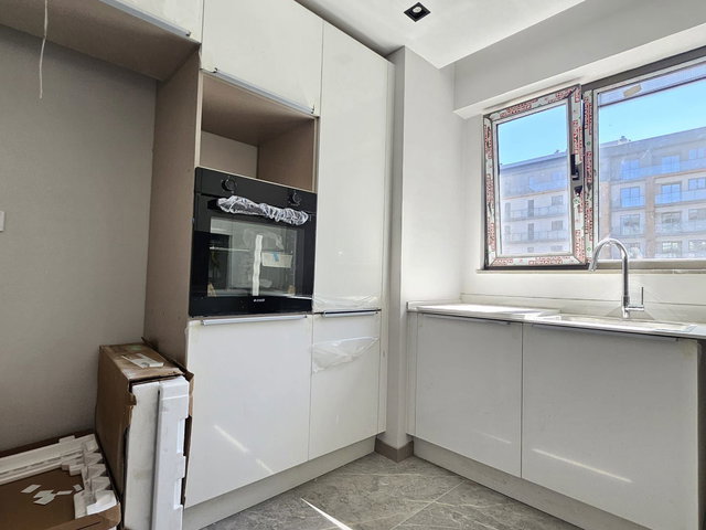 RE/MAX BEYAZ’DAN AKPINAR EGEMEN 1050 SİTESİ’NDE SATILIK 3+1 DAİRE