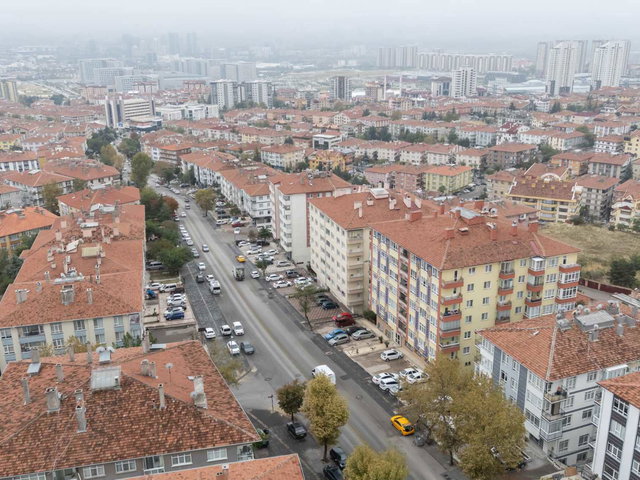 ETLİK ADNAN YÜKSEL CD. ÜZERİNDE BAĞIMSIZ SALON SATILIK 3+1 DAİRE