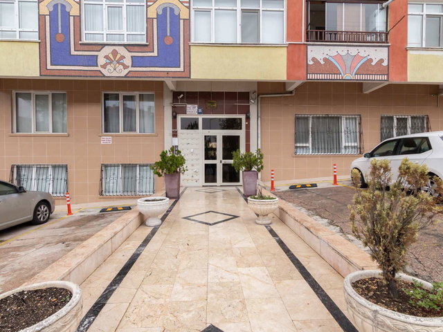 ETLİK ADNAN YÜKSEL CD. ÜZERİNDE BAĞIMSIZ SALON SATILIK 3+1 DAİRE