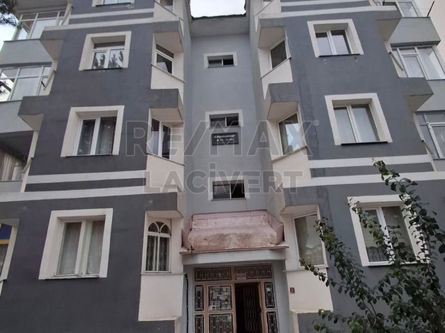RE/MAX LACİVERT'TEN DADAŞKENT'TE  SATILIK 3+1 DAİRE