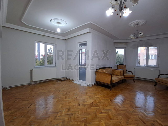 RE/MAX LACİVERT'TEN DADAŞKENT'TE  SATILIK 3+1 DAİRE