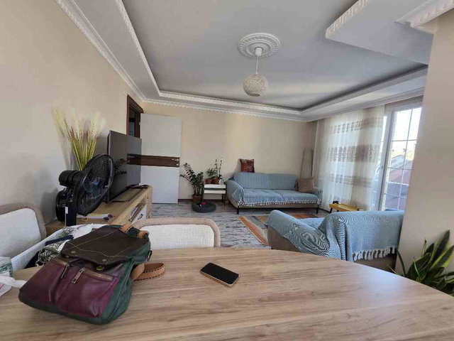 BEYLİKDÜZÜ YAKUPLU 2+1 METROBÜSE YAKIN ARAKAT SATILIK DAİRE
