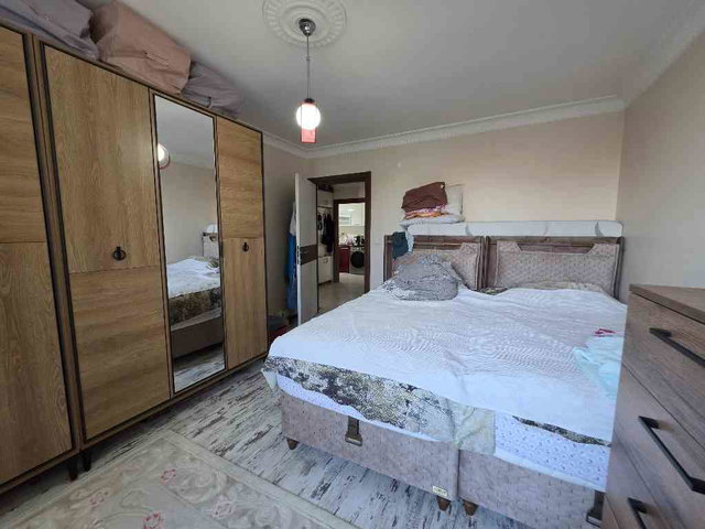 BEYLİKDÜZÜ YAKUPLU 2+1 METROBÜSE YAKIN ARAKAT SATILIK DAİRE