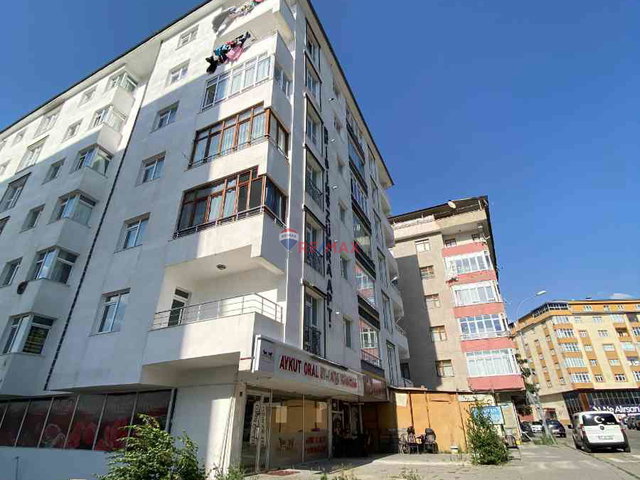 REMAX LACİVERT'TEN ŞÜKRÜPAŞA'DA 3+1 KİRALIK DAİRE