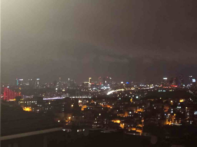 ÜSKÜDAR FERAH'TA 106 156 METREKARE NET BOĞAZ MANZARALI LÜKS KONUT GENİŞ 3+1