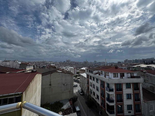 ESENYURT OSMANGAZİ’DE 6+2 GENİŞ METRAJLI, 3 CEPHELİ, BALKONLU SATILIK DAİRE