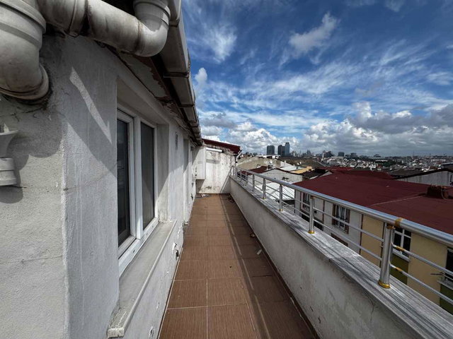 ESENYURT OSMANGAZİ’DE 6+2 GENİŞ METRAJLI, 3 CEPHELİ, BALKONLU SATILIK DAİRE