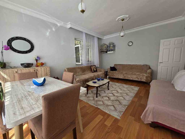 BEYLİKDÜZÜ ONUR SİTESİ 3+1 YÜKSEK GİRİŞ SİTE İÇİ ARAKAT FIRSAT SATILIK DAİRE