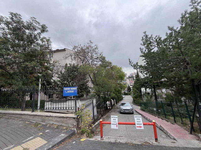 ÇAKIRLAR’DA BOTANİK METRO DİBİNDE SİTE İÇİNDE  3+1 FERAH, BALKONLU, BOŞ KİRALIK DAİRE