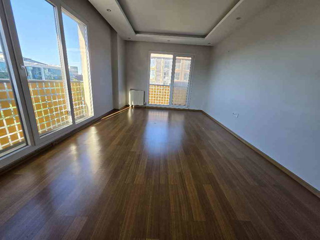 BEYLİKDÜZÜ CADDE ÜZERİNDE 2+1 ARAKAT S.İÇİ EBEVEYNLİ FIRSAT DAİRE