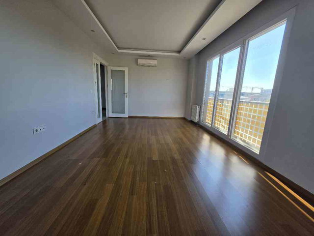 BEYLİKDÜZÜ CADDE ÜZERİNDE 2+1 ARAKAT S.İÇİ EBEVEYNLİ FIRSAT DAİRE