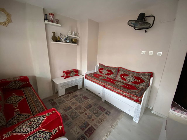 FATİH ZEYREKTE MANZARALI FULL EŞYALI 1+1 KİRALIK DAİRE