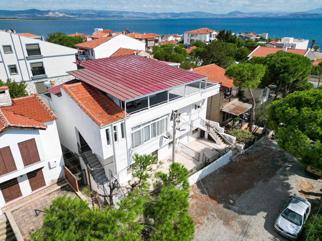 ÇANDARLI ADA MAHALLESİ'NDE 2 TAPULU,5 DAİRELİ SATILIK