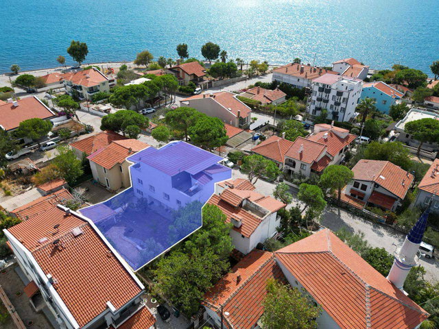 ÇANDARLI ADA MAHALLESİ'NDE 2 TAPULU,5 DAİRELİ SATILIK