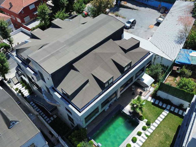 AVCILAR FİRÜZKÖY'DE GÖL MANZARALI HAVUZLU VİLLA