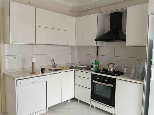 KUZEY TERMİNAL CİVARI 3.KATLI 3.KAT 3+1 SATILIK DAİRE 130M2 EBEVEYN BANYOLU