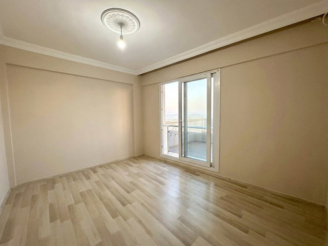 BAYRAKLI MUHİTTİN ERENER MAHALLESİ'NDE 1+1 KİRALIK DAİRE