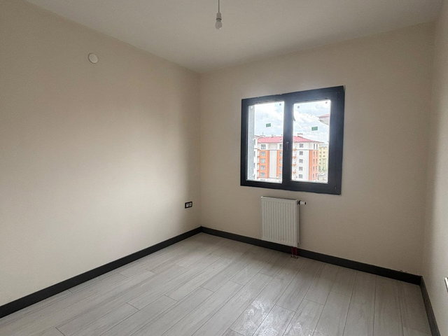 RE/MAX LACİVERT'TEN ILICA YENİ TOKİLER'DE KİRALIK 3+1 DAİRE