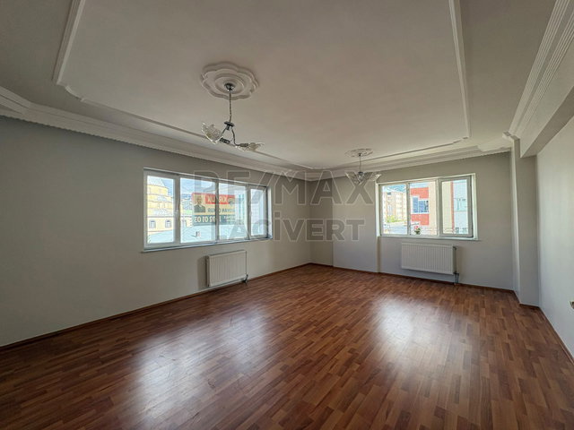 RE/MAX LACİVERT'TEN YILDIZKENT'TE KİRALIK 3+1 DAİRE