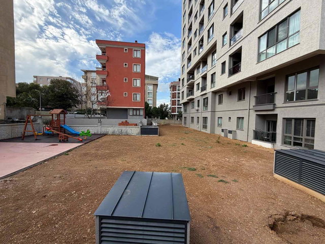 EKŞİOĞLU TRİA ZEYTİNLİKTE KAPALI OTOPARKLI, GÜVENLİKLİ SİTE 2+1