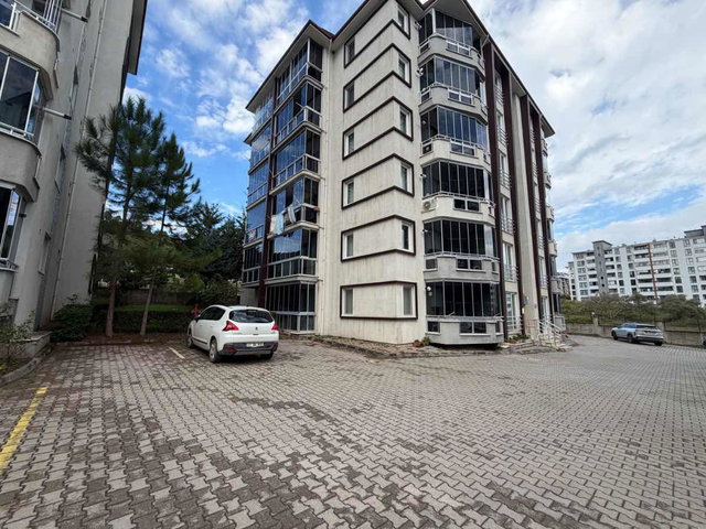 DERİNCE YELKENT ZİRVE EVLERİNDE SATILIK 2+1 ARAKAT BOŞ DAİRE