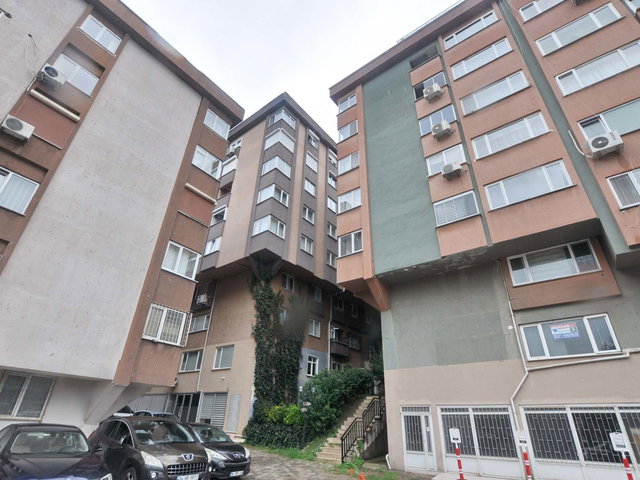 EMAAR VE AKASYAYA YAKIN, GÜVENLIKLI SIMGEKENT'TE SATILIK 3+1