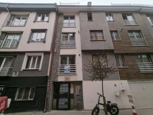 RE/MAX MOD'DAN COLLESİUM SOKAĞI BAŞINDA KİRALIK 1+1 DAİRE