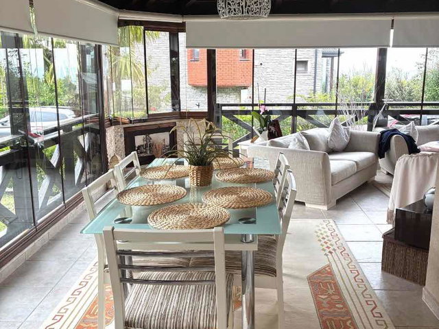 SAPANCA'DA PRESTİJLİ SİTEDE 4+1 FULL YAPILI LÜKS VİLLA