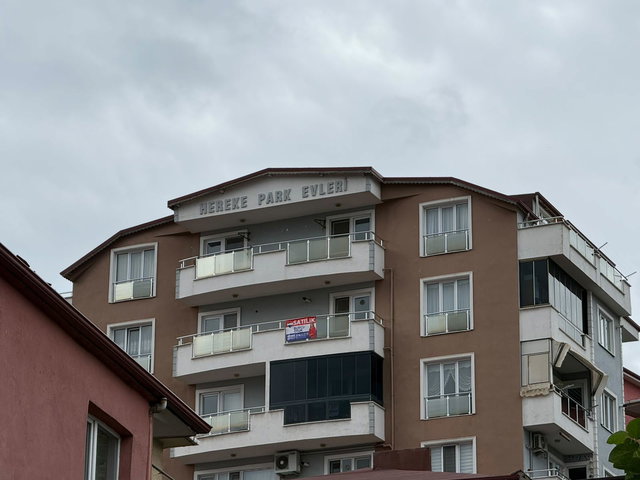 KOCAELİ AŞAĞI HEREKE'DE HEREKE PARK EVLERİ DENİZ MANZARALI 3+1 SATILIK ÇATI DUBLEKS
