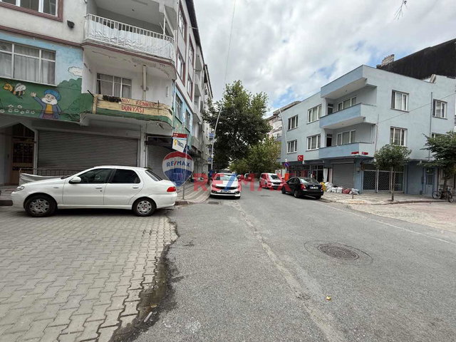 UĞUR MUMCU’DA GENIŞ BALKONLU, FERAH 2. KAT KIRALIK DAIRE