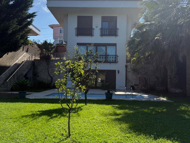 SARIYER DEMİRCİKÖY'DE MÜSTAKİL ÖZEL YAPIM VİLLA.