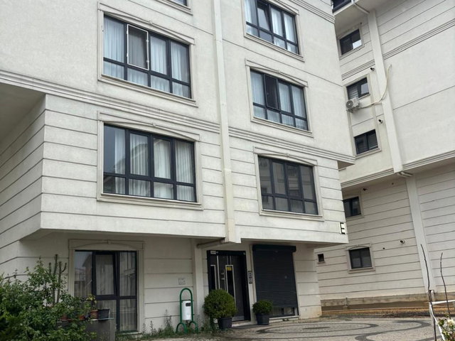 BURHANIYE MAHALLESI'NDE KİRALIK 2+1 DAİRE
