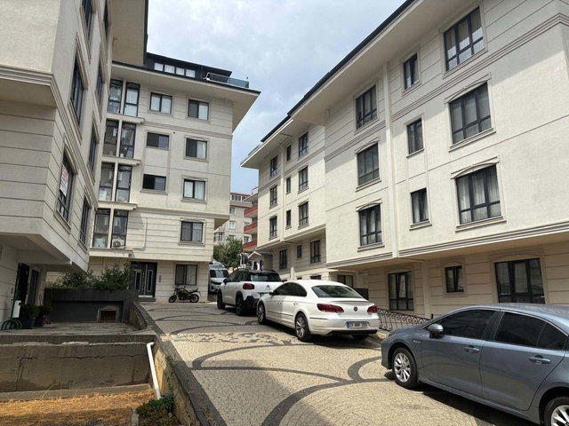BURHANIYE MAHALLESI'NDE KİRALIK 2+1 DAİRE