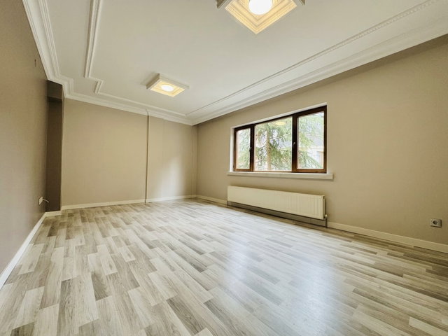 ÇANKAYA SEYRANBAĞLARI’NDA KATTA TEK DAİRE KİLERLİ SATILIK 3+1