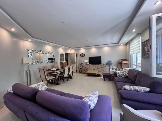 BEYLIKDÜZÜ PARLAMENTERLER SITESINDE SATILIK 3+1 DAIRE