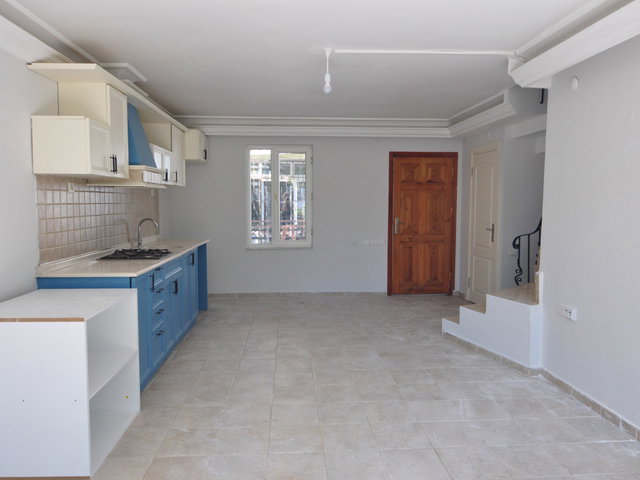KEMER MERKEZ MAHALLESİ'NDE MARTI SİTESİ 3+1 TRİPLEKS