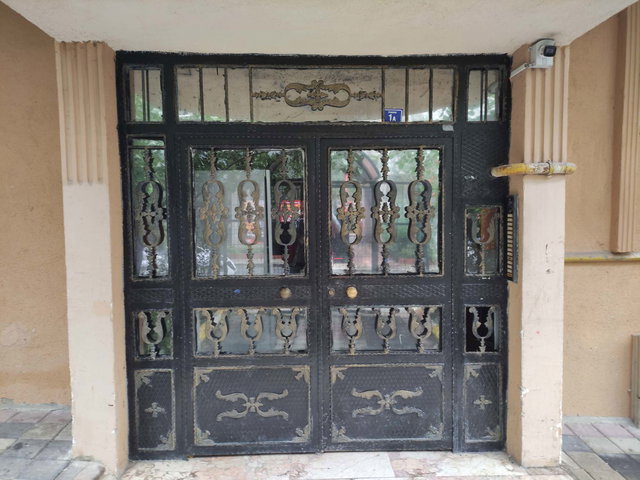 GEBZE YENİKENT TE SATILIK 3*1 YENİLENMİŞ  ARA KAT DAİRE