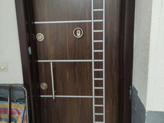 GEBZE YENİKENT TE SATILIK 3*1 YENİLENMİŞ  ARA KAT DAİRE
