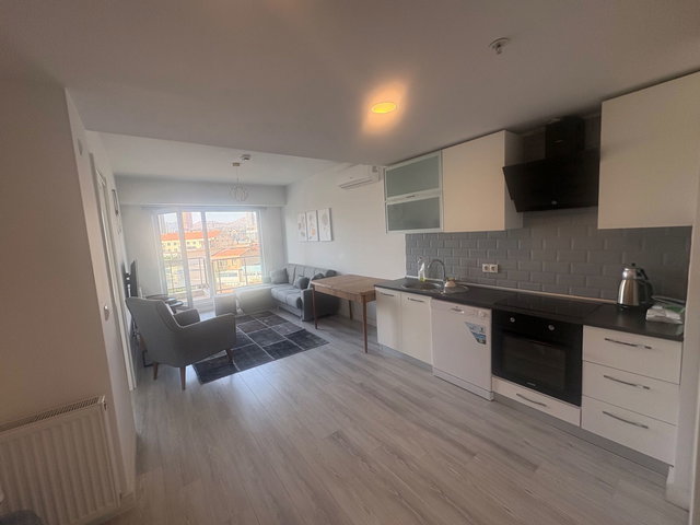 İZMIR BORNOVA DAP YAPI HAVUZ CEPHE 1+1 EŞYALI KIRALIK DAIRE