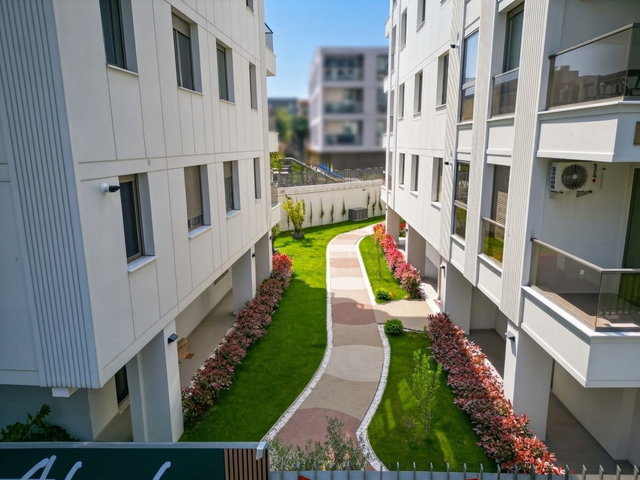 AHENK ALTUNİZADE'DE 250 M² NET | 5+1 ÇATI DUBLEKSİ | 44 M² TERAS
