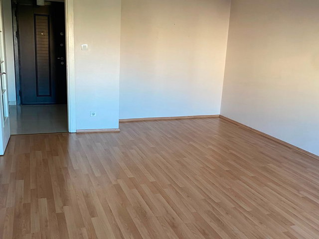 ATAŞEHİR ACARLAR SİTESİNDE SATILIK 3+1 IÇI YENILENMIŞ DAIRE